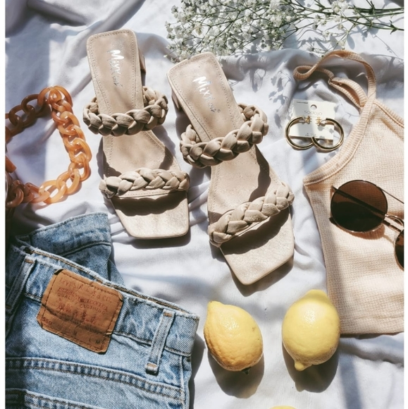 Shoes - 🚨//Resort Style Collection// Ivory braided sandal